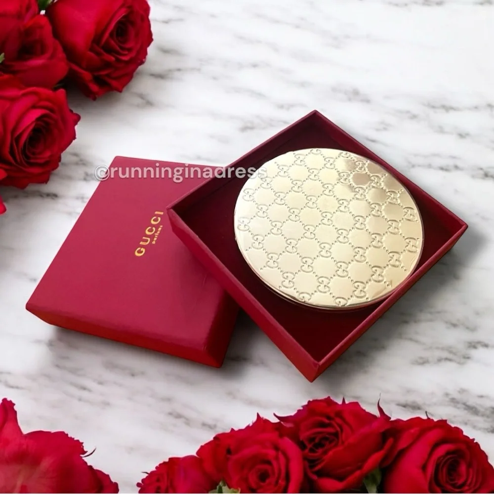 New Limited Edition Gucci Embossed Monogram Compact Double Mirror In Gold - Picture 12 of 16